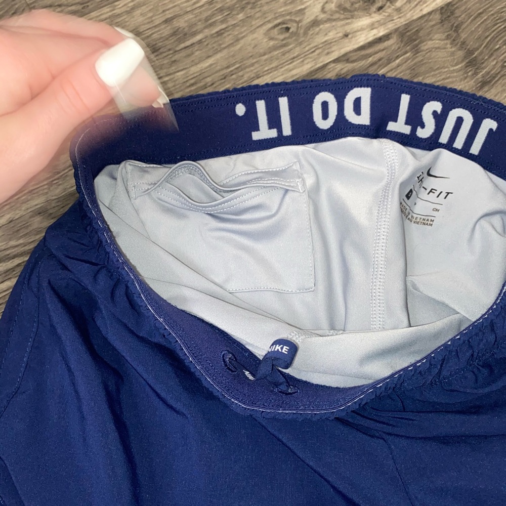 Nike Shorts - Picture 4 of 6